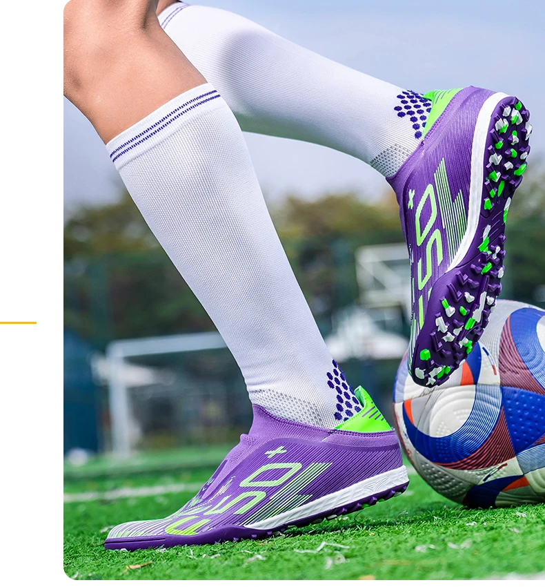 New Men's Football Boots Cleats Indoor Turf Futsal Grass Ultralight Sport Professional Soccer Shoes Comfortable Adult Non-Slip