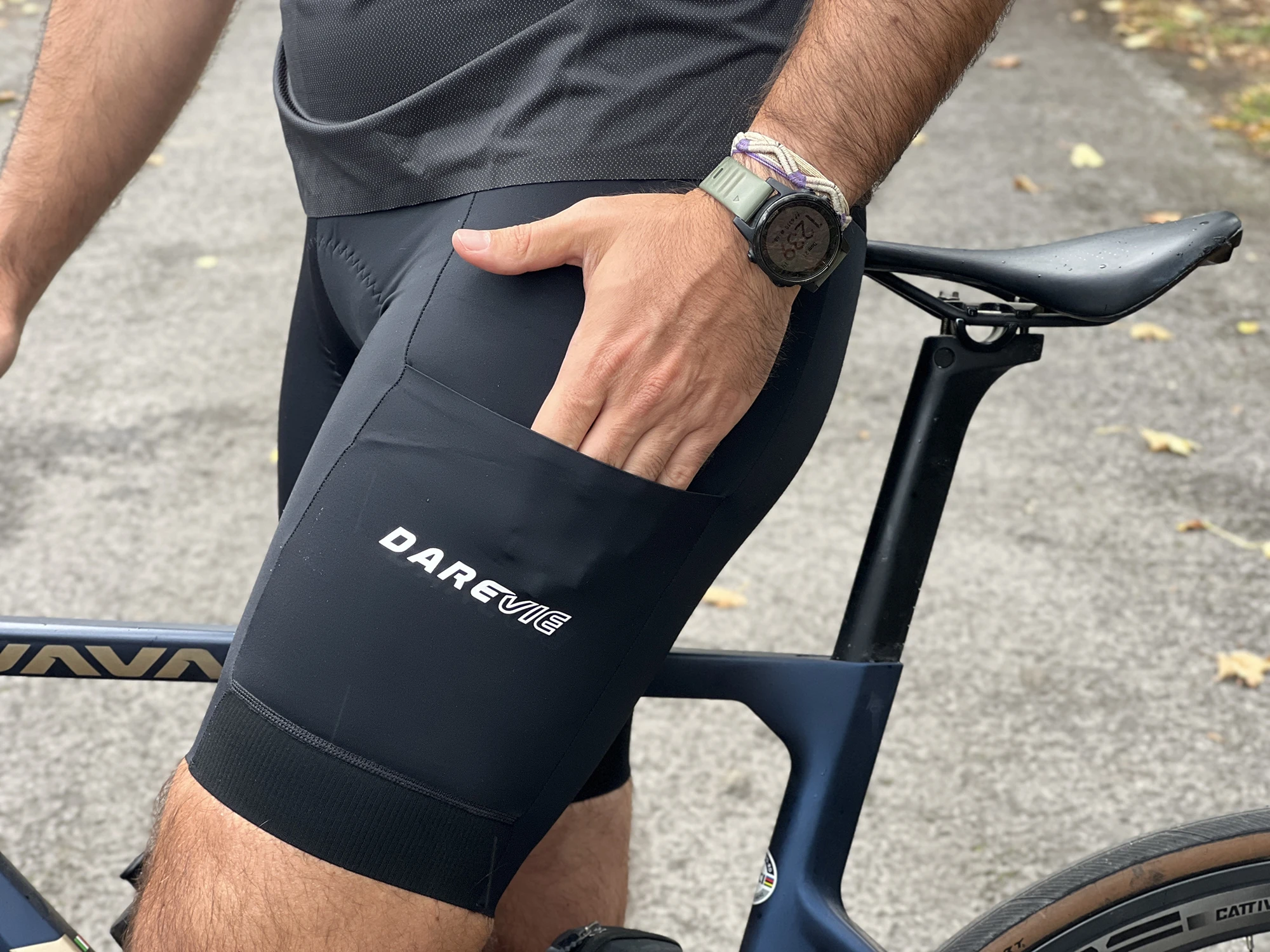 DAREVIE Men Cycling Shorts 3 Pockets Anti Slip 4-Way Stretch Sponge Pad Men's Shorts Quick Dry Soft Gravel Women's Shorts