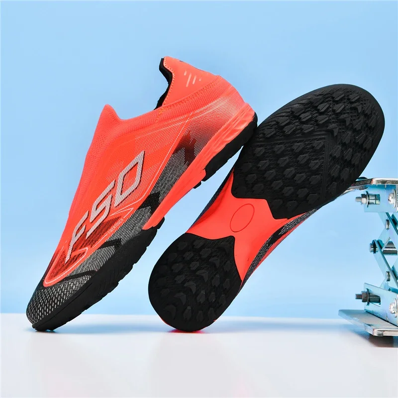 New Men Football Boots Breathable High-quality Sports Shoes Ultralight Soccer Shoes High Ankle Futsal Non-Slip Outdoor Match