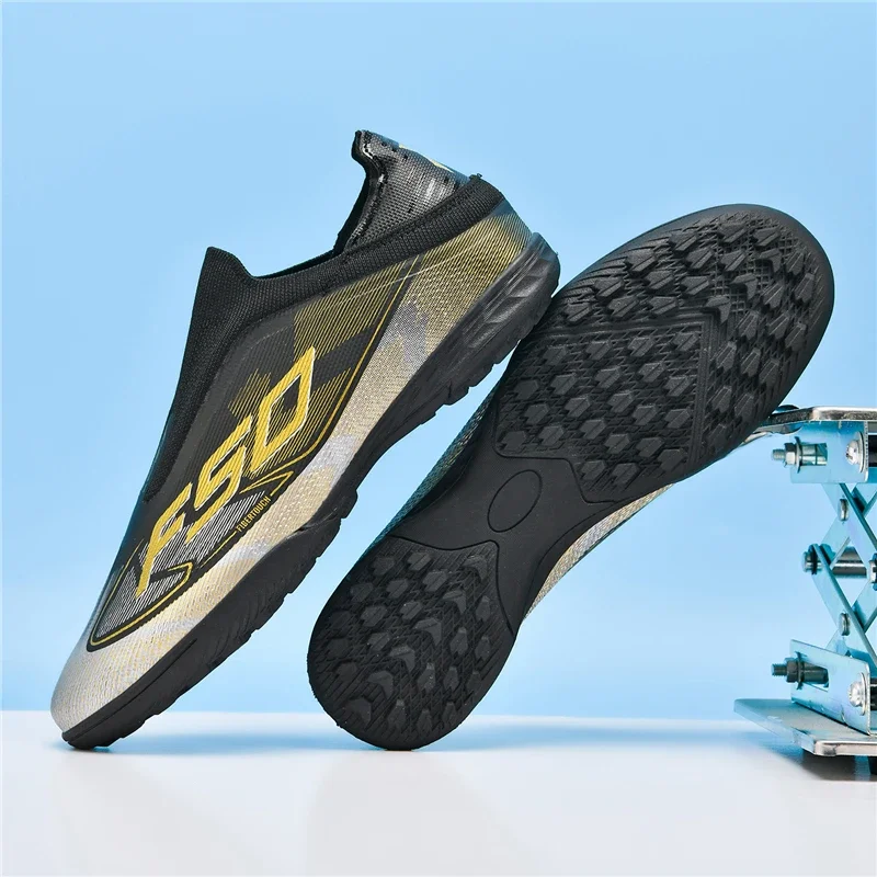 New Men Football Boots Breathable High-quality Sports Shoes Ultralight Soccer Shoes High Ankle Futsal Non-Slip Outdoor Match