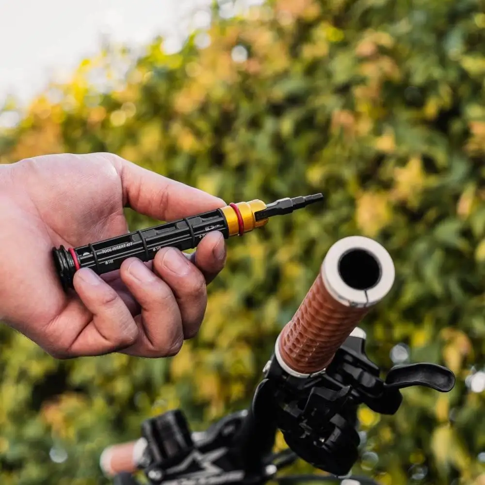 DUAL TUBELESS KIT REPAIR AND TOOL KIT BLACK