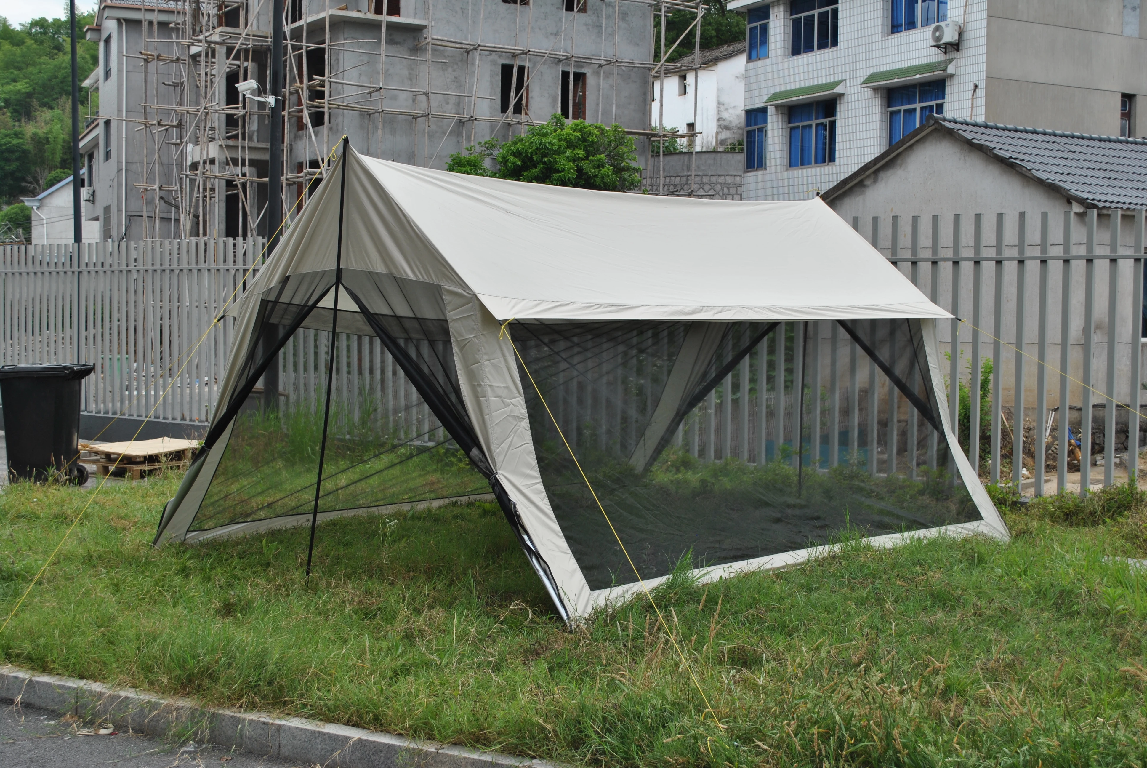 Outdoor Mesh Tent, Anti Mosquito Camping Shelter with Full Netting, Breathable Tent for Summer Camping & Backyard Parties