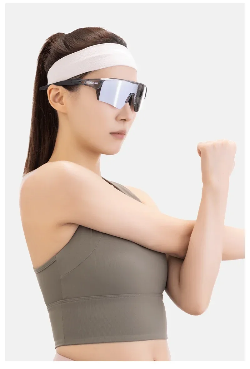 Kapvoe HD Photochromic Cycling Glasses Lighteight UV400 Sunglasses for Men Women Bike MTB Outdoor Eyewear Riding Driving Running