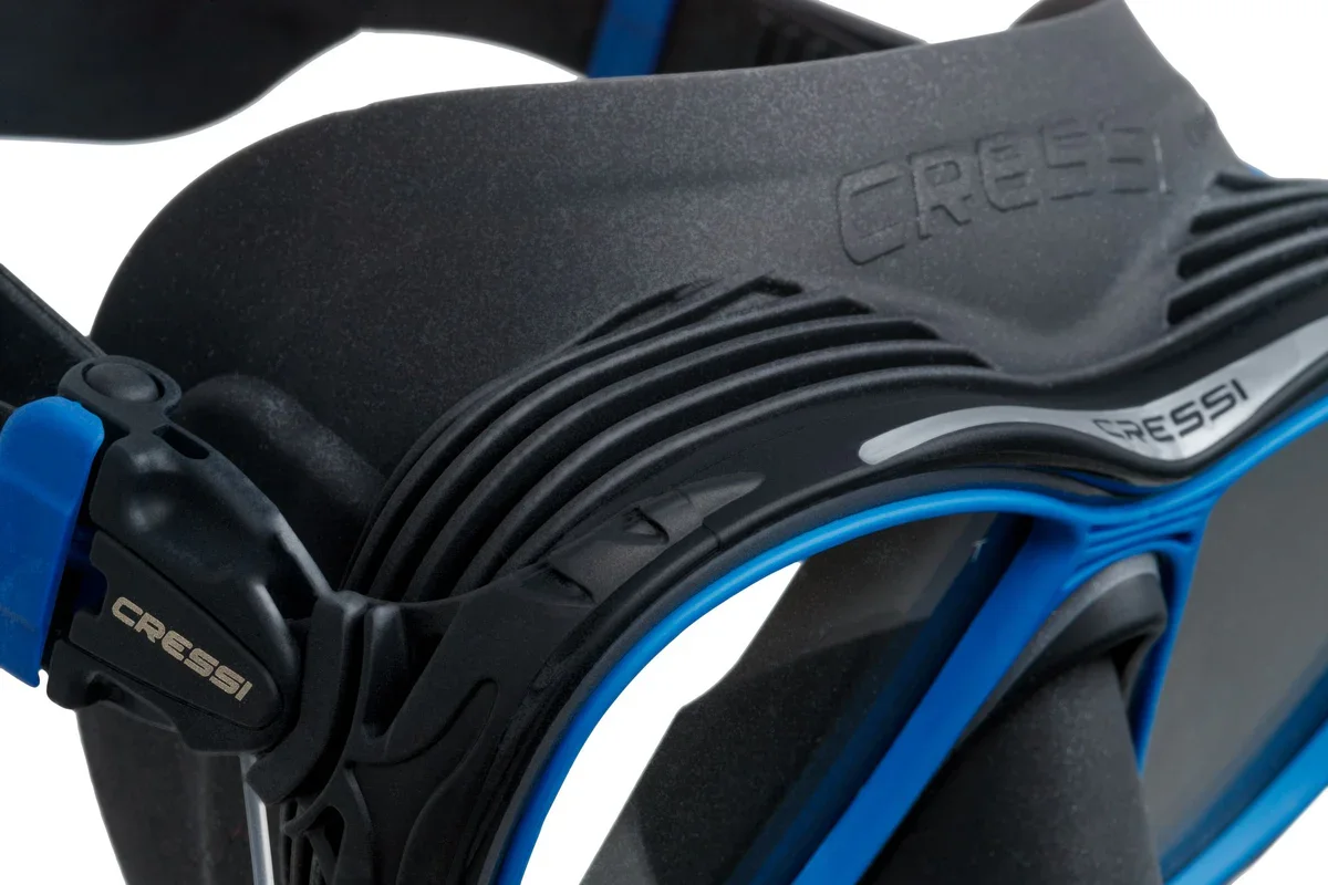 Cressi Adult Scuba Diving Mask with Advanced Fog System and Improved Downward Visibility - Quantum