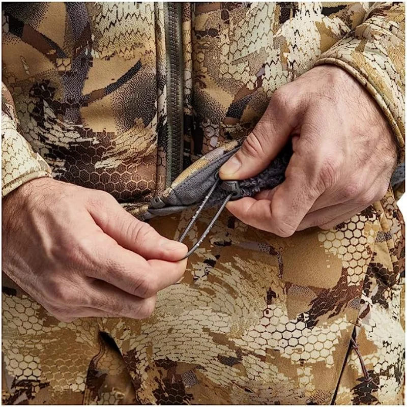 Men's Waterproof Windproof Warm Hunting Jacket Middle Layer Three-Layer Fabric Outdoor Gear for Hunting