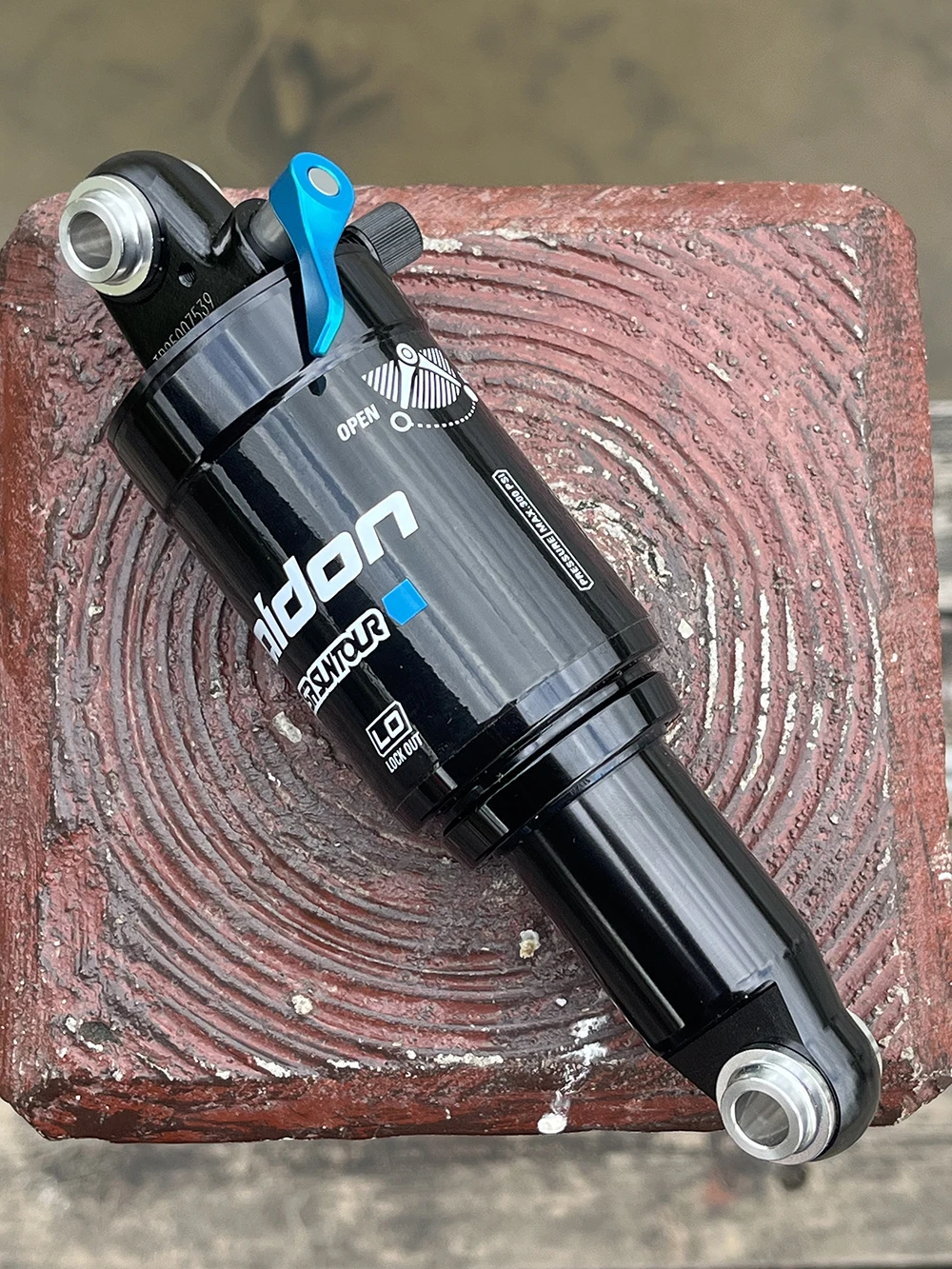 25 New SR SUNTOUR Mtb Bike Air Shock Absorber 152/165/184/190mm Lockable Shock Absorber Aluminum Bicycle XC Air Shock Absorber