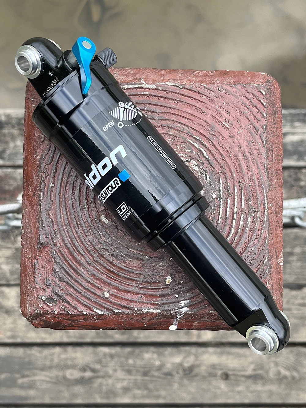 25 New SR SUNTOUR Mtb Bike Air Shock Absorber 152/165/184/190mm Lockable Shock Absorber Aluminum Bicycle XC Air Shock Absorber
