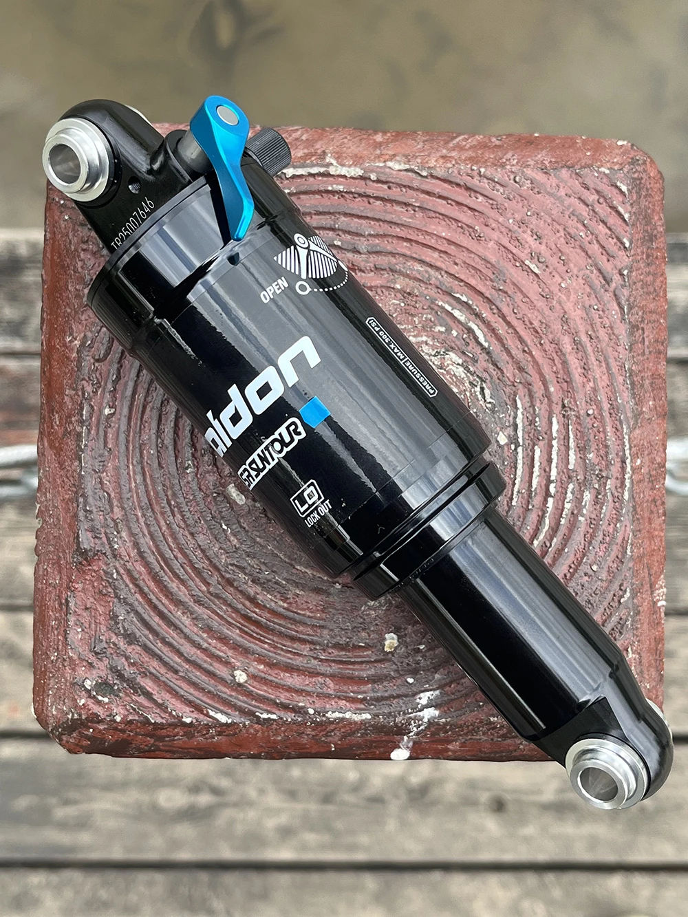 25 New SR SUNTOUR Mtb Bike Air Shock Absorber 152/165/184/190mm Lockable Shock Absorber Aluminum Bicycle XC Air Shock Absorber
