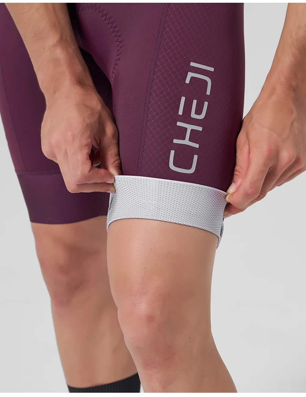 Cheji Men's Cycling Bib Shorts with Anti-slip Webbing Comfortable Cycling Underwear Breathable Cycling Underwear
