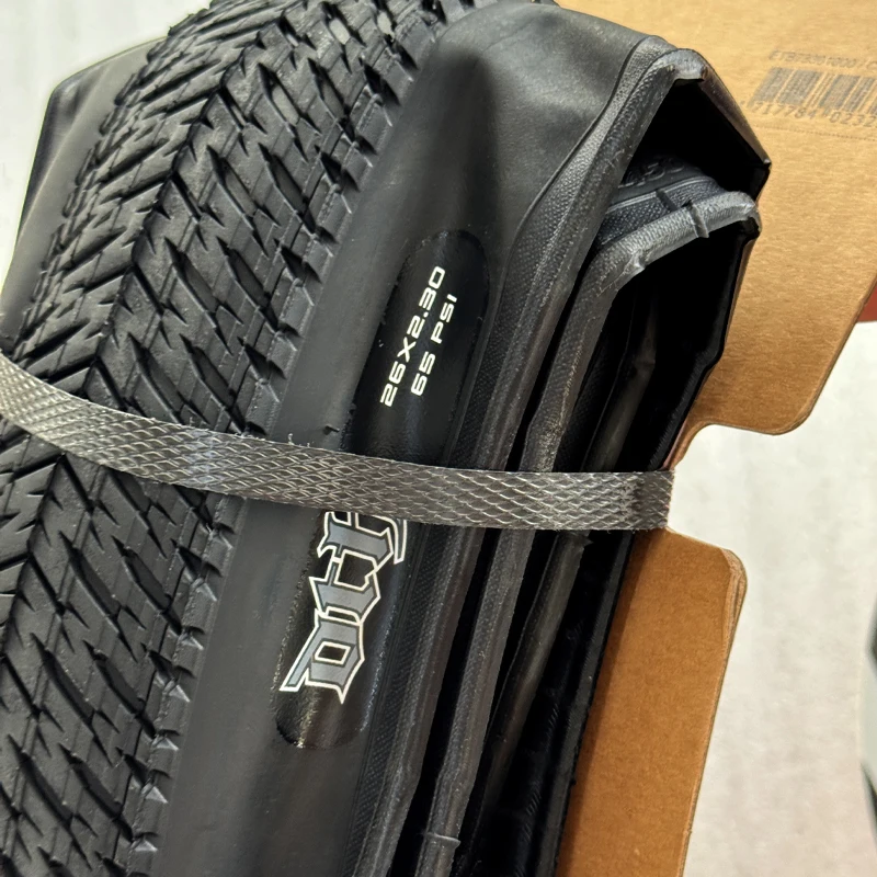 MAXXIS DTH 26-Inch Mountain Bike Tire 26x2.3 Foldable Tread Pattern for Off-Road Cycling BMX, Dirt Jump, Pump Track, Urban