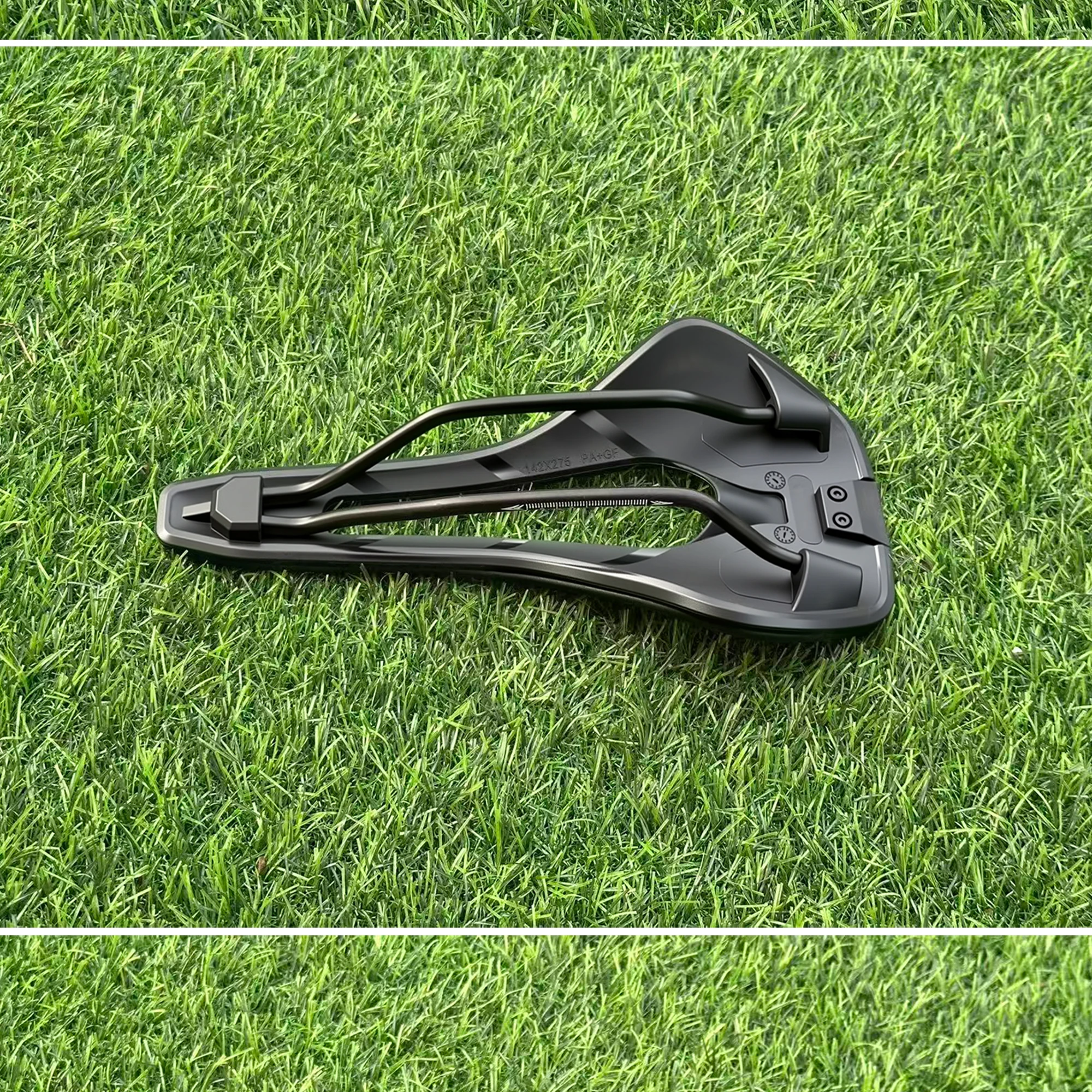 Plselis Lightweight Road Bicycle Saddle Cushion Hollow Breathable Design 280g Racing Bike Accessory
