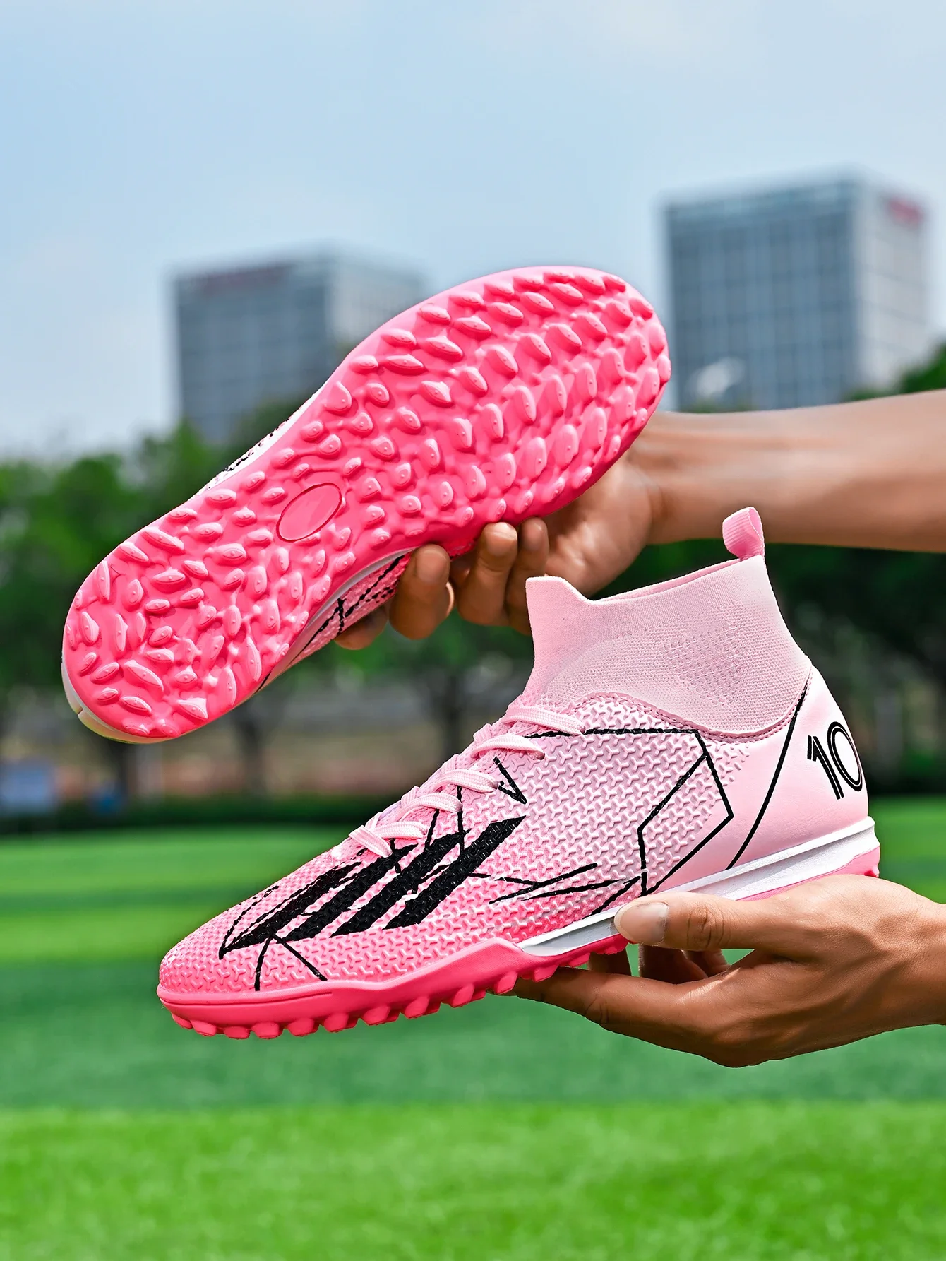 Men New Professional Soccer Shoes Original Resistant Casual Field Male Ultralight Football Boots Non Slip Fast Football Shoes