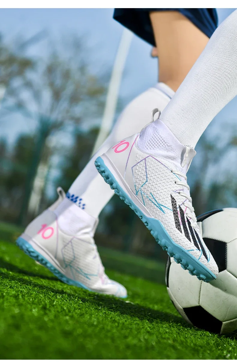 Men New Professional Soccer Shoes Original Resistant Casual Field Male Ultralight Football Boots Non Slip Fast Football Shoes