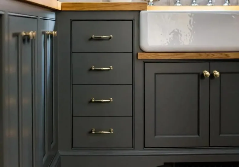 American Style Traditional Vintage Antique Brass Cabinet Handles Kitchen Cupboard Pulls Drawer Knobs for Furniture Hardware
