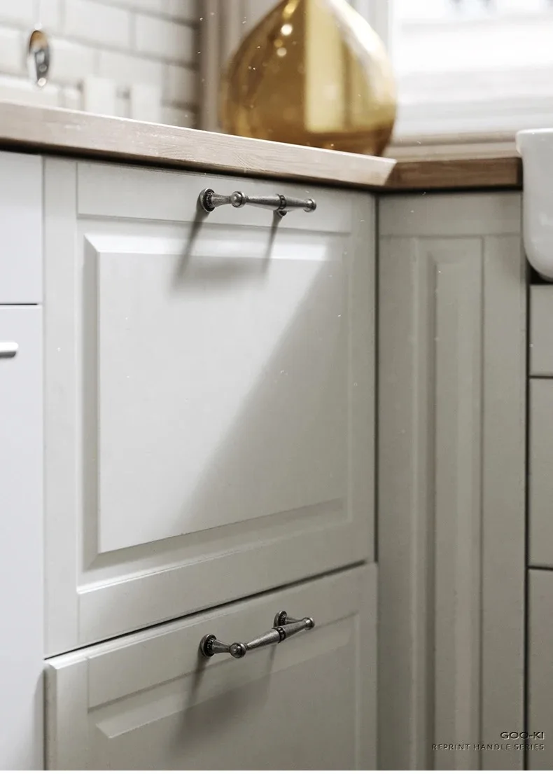 American Style Traditional Vintage Antique Brass Cabinet Handles Kitchen Cupboard Pulls Drawer Knobs for Furniture Hardware