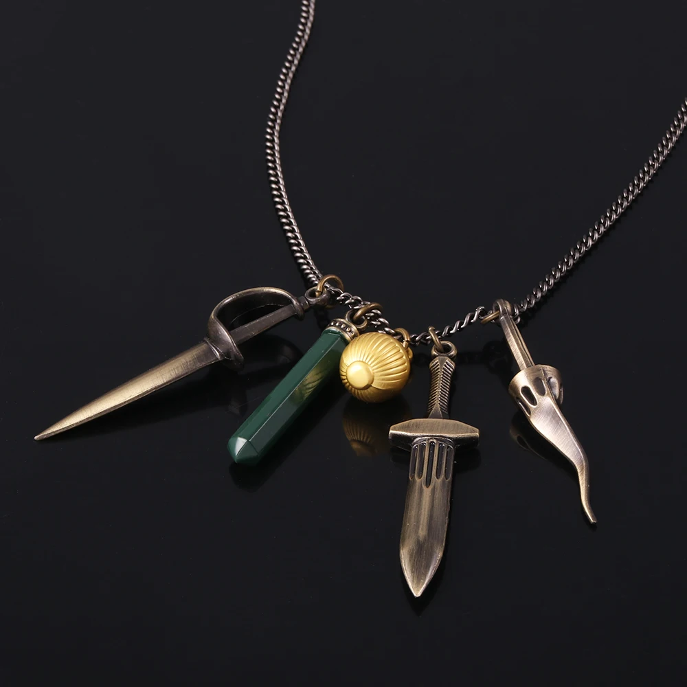 Lady Dimitrescu's Daughter Daniela Bela Pendant Necklaces for Women Game R Evil 8 Village Cosplay Necklace for Fans Jewelry Gift