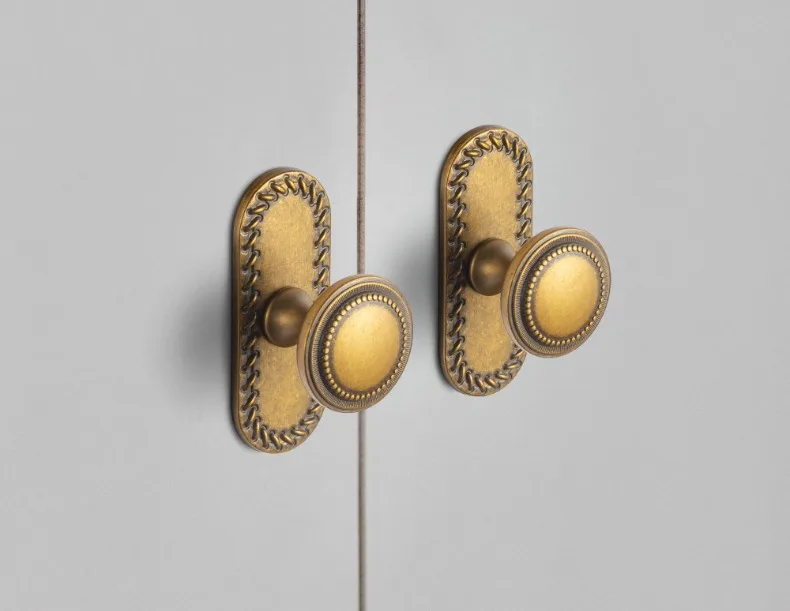 Traditional Vintage Antique Yellow Bronze Cabinet Handles Kitchen Cupboard Pulls Drawer Knobs Kitchen door handles and knobs