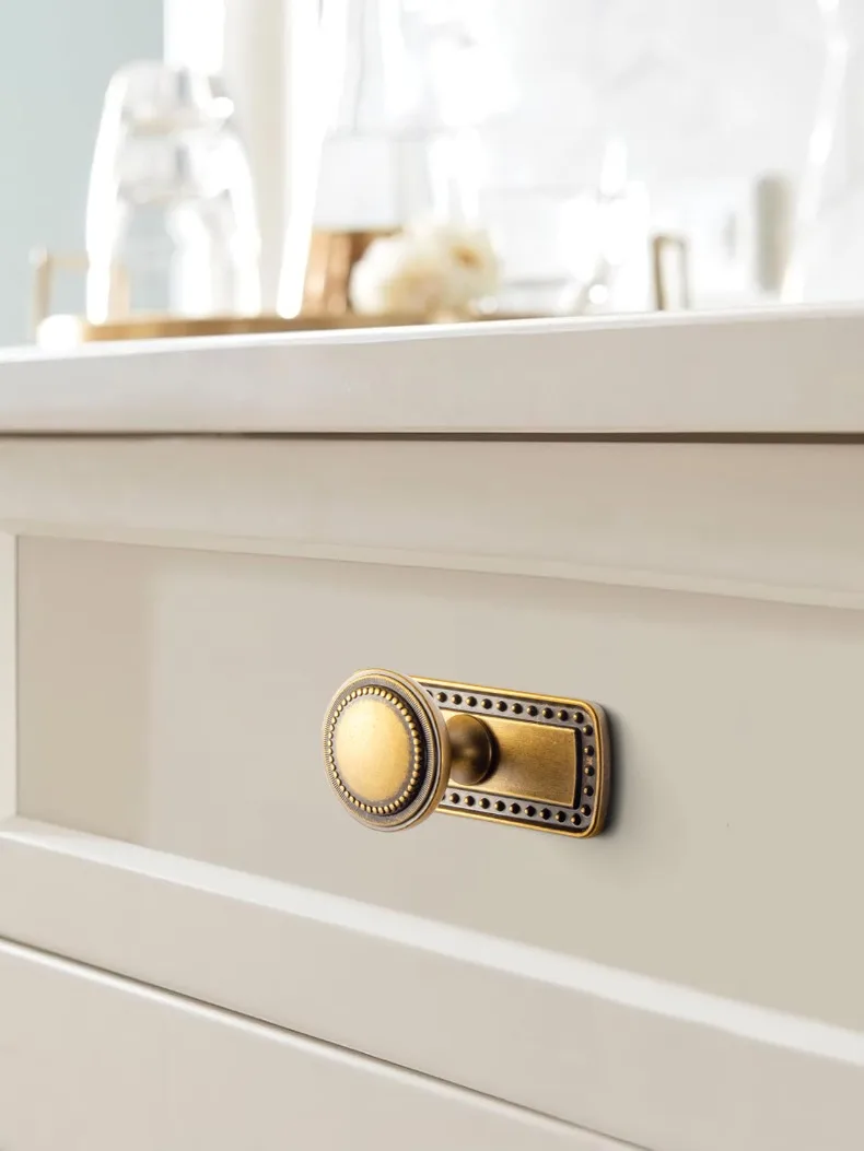 Traditional Vintage Antique Yellow Bronze Cabinet Handles Kitchen Cupboard Pulls Drawer Knobs Kitchen door handles and knobs