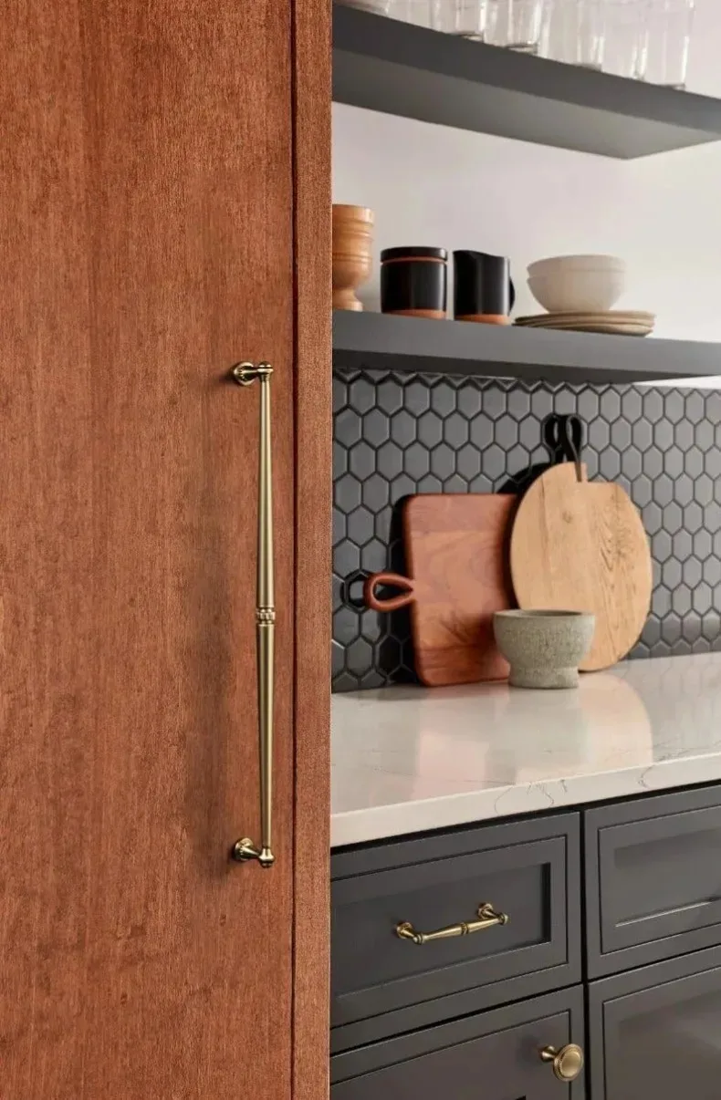 Traditional Vintage Antique Yellow Bronze Cabinet Handles Kitchen Cupboard Pulls Drawer Knobs Kitchen door handles and knobs