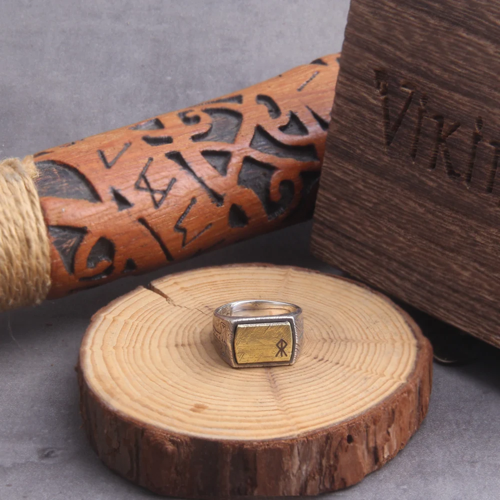 925 sterling silver Thor’s Hammer Mjölnir and vegvisir ring as gift with vintage wood viking box