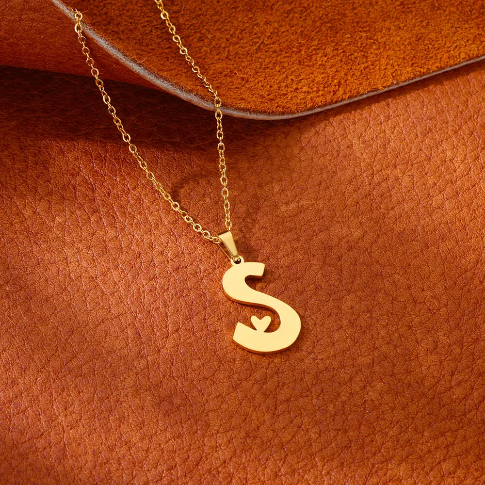 Stainless Steel Heart Initial Letter Necklace for Women Gold Plated Alphabet Pendant Necklaces Vintage Waterproof Jewelry Gifts