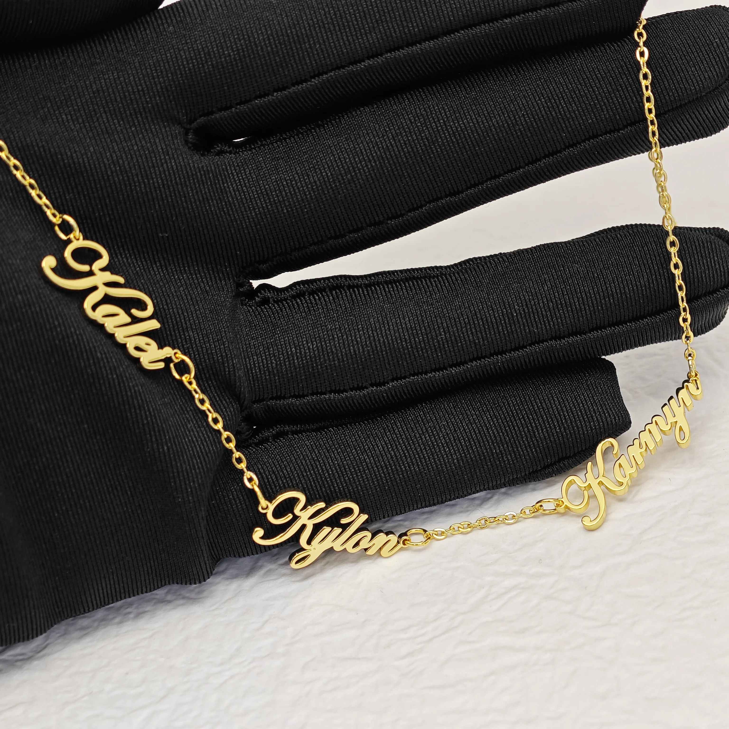 DOREMI Multi Names Stainless Steel Waterproof Personalized Necklace Mini Names Cursive Necklace