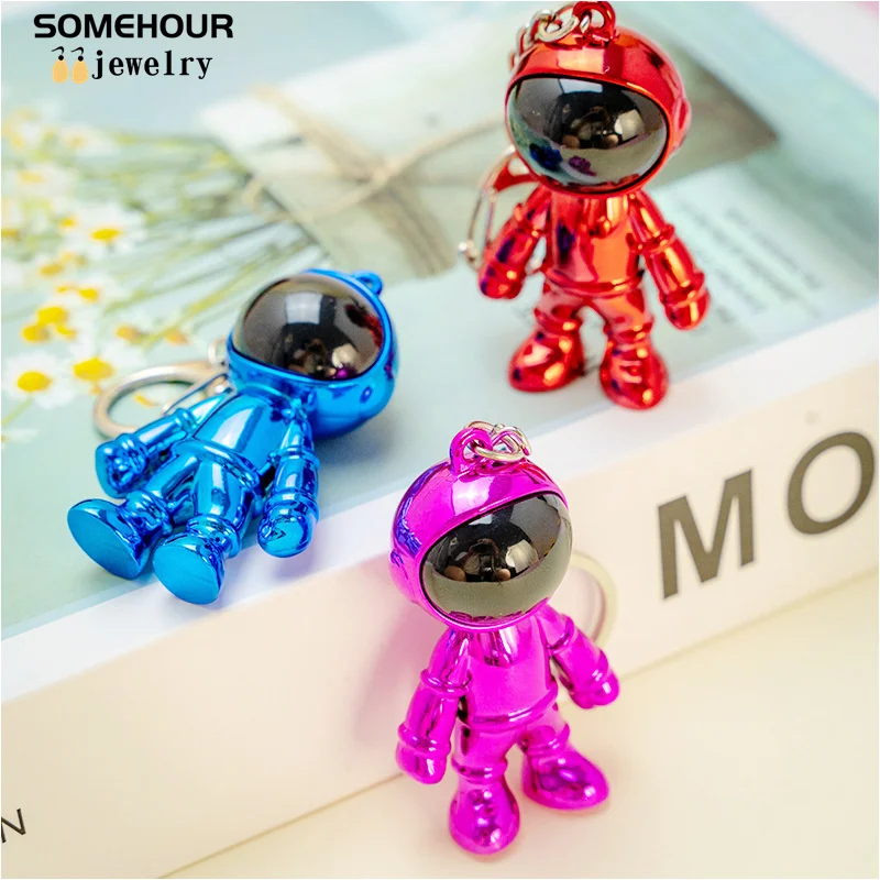 SOMEHOUR Handmade 3D Astronaut Space Robot Spaceman Keychain New Fashion Car Bag Keyring Holder Gadgets Accessories Friend Gift