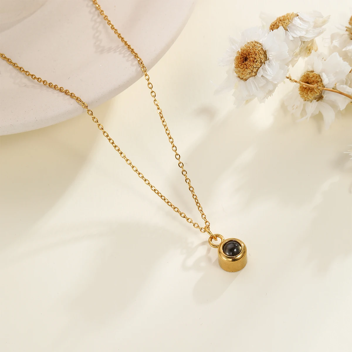 Custom Projection Necklaces For Women Men Personalized Round Pendant Necklace With Picture Inside Valentines Day Gift Jewelry