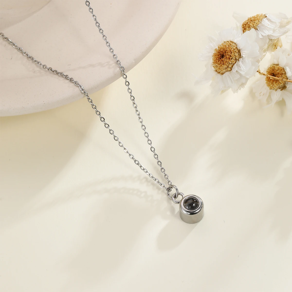 Custom Projection Necklaces For Women Men Personalized Round Pendant Necklace With Picture Inside Valentines Day Gift Jewelry