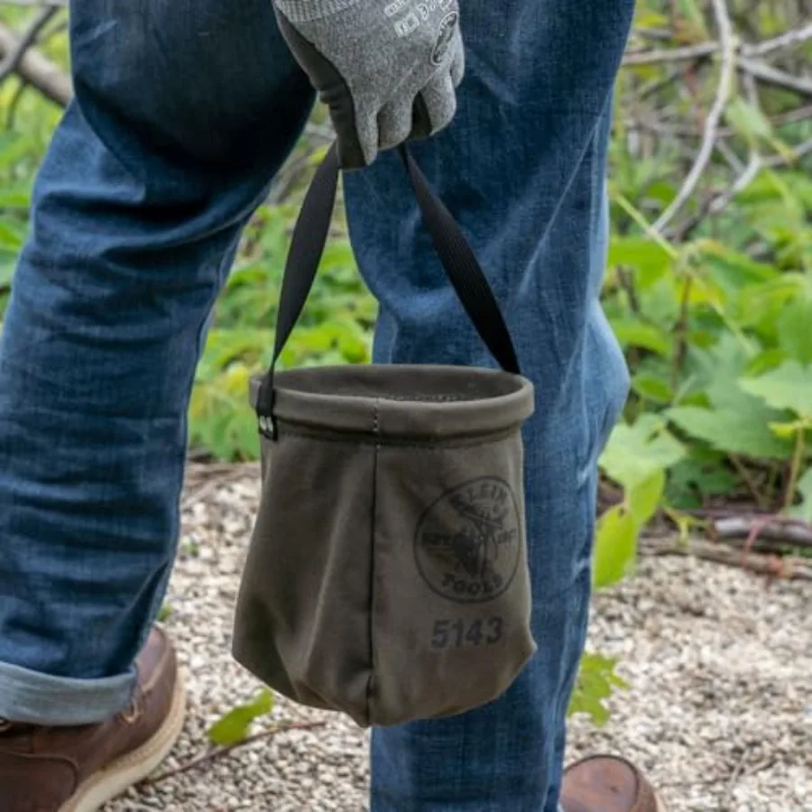 5143 Canvas Tapered-Bottom Bag with Two Interior Pockets and a Snap Clip, Made of No. 10 Canvas