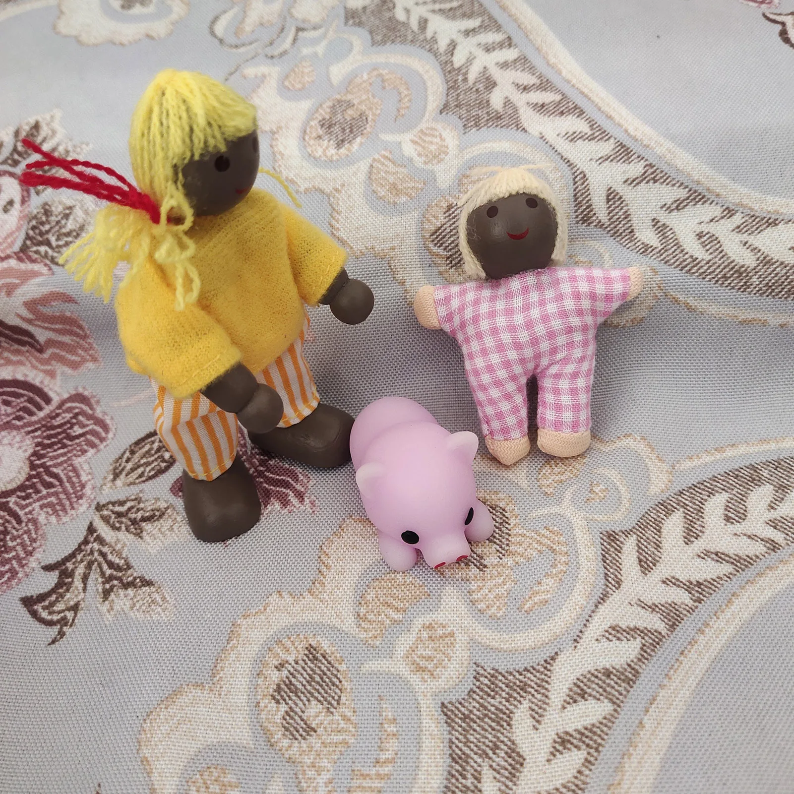 1 Set Wooden Doll African Family People Wood Puppets Dolls Kid Pretand Play Toys Eye-Hand Coordination Infantis Play Toy