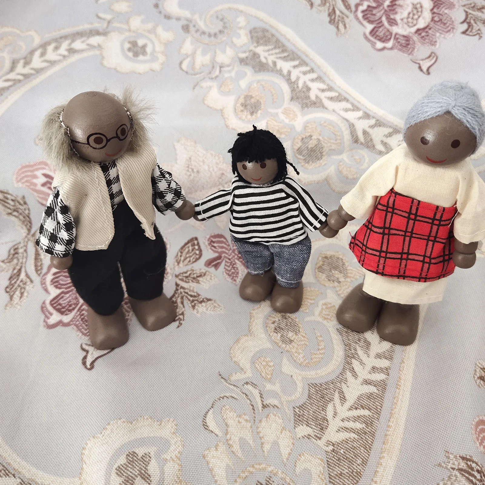 1 Set Wooden Doll African Family People Wood Puppets Dolls Kid Pretand Play Toys Eye-Hand Coordination Infantis Play Toy