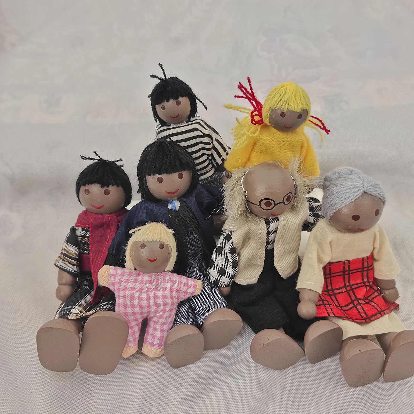 1 Set Wooden Doll African Family People Wood Puppets Dolls Kid Pretand Play Toys Eye-Hand Coordination Infantis Play Toy