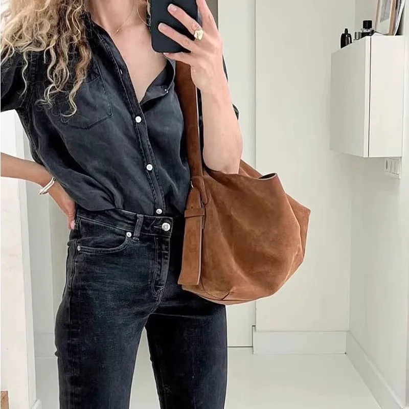 2026 New Retro Bag Brown Large Capacity Shoulder Bag, Underarm Bag, Crossbody Bag Fashion and Leisure Daily Commuter Women's Bag
