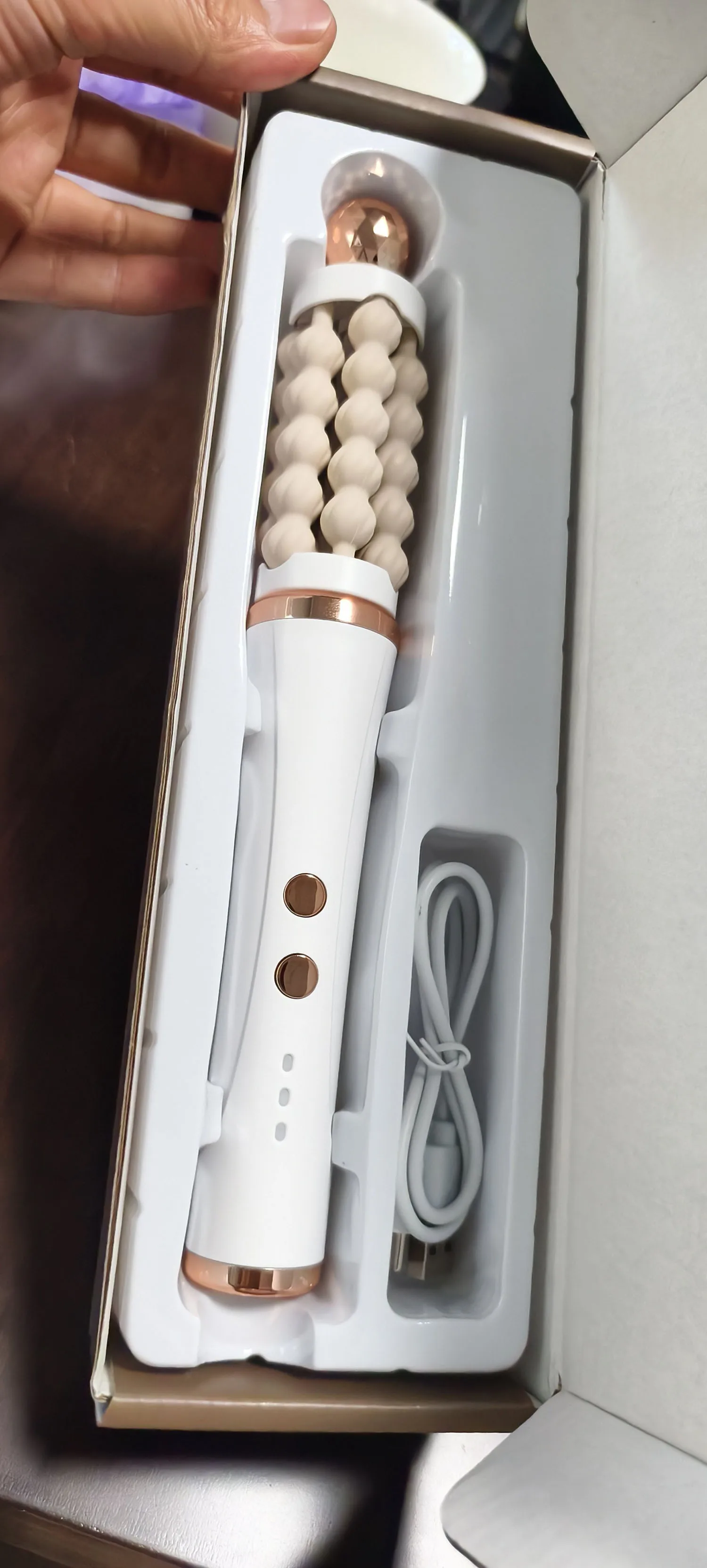 New 3D Wave Roller Rotation Massager Luxury Facial Lifting and Massage Stick Beauty Wand Facial Shaping Lifting Skin Tightening