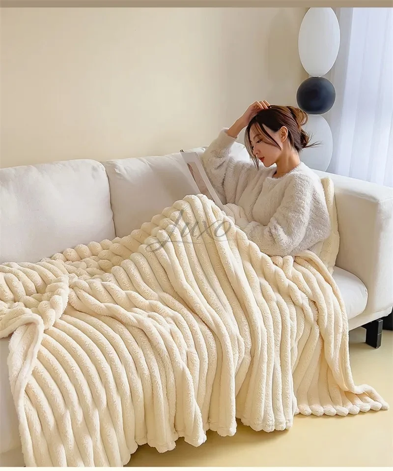 Imitation Rabbit Velvet Autumn Bed Blanket or Blanket and Pillowcase Soft Warmth Winter Sofa Blankets for Throw Lap Blanket Nap