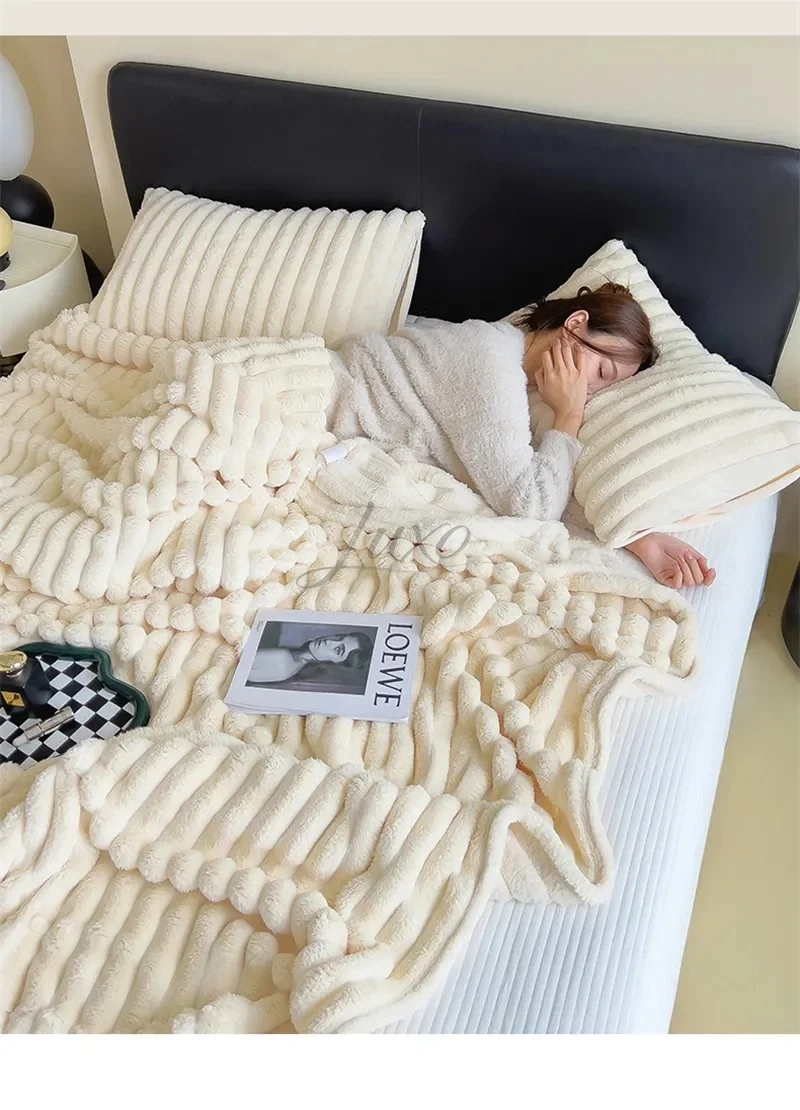Imitation Rabbit Velvet Autumn Bed Blanket or Blanket and Pillowcase Soft Warmth Winter Sofa Blankets for Throw Lap Blanket Nap