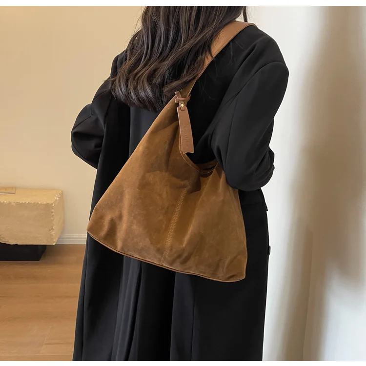 Women Suede Shoulder Bag with Zipper Hobo Bags Large Capacity Handbag Slouchy Bag Commuter Travel Bag Purses and Handbags