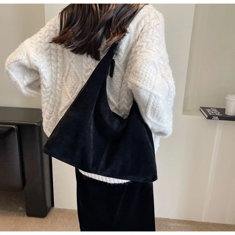 Women Suede Shoulder Bag with Zipper Hobo Bags Large Capacity Handbag Slouchy Bag Commuter Travel Bag Purses and Handbags