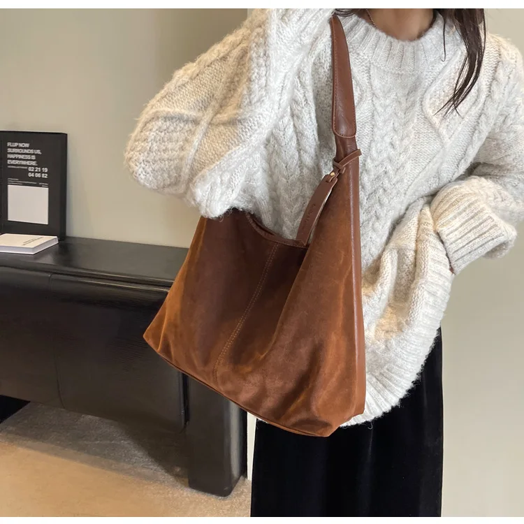 Women Suede Shoulder Bag with Zipper Hobo Bags Large Capacity Handbag Slouchy Bag Commuter Travel Bag Purses and Handbags