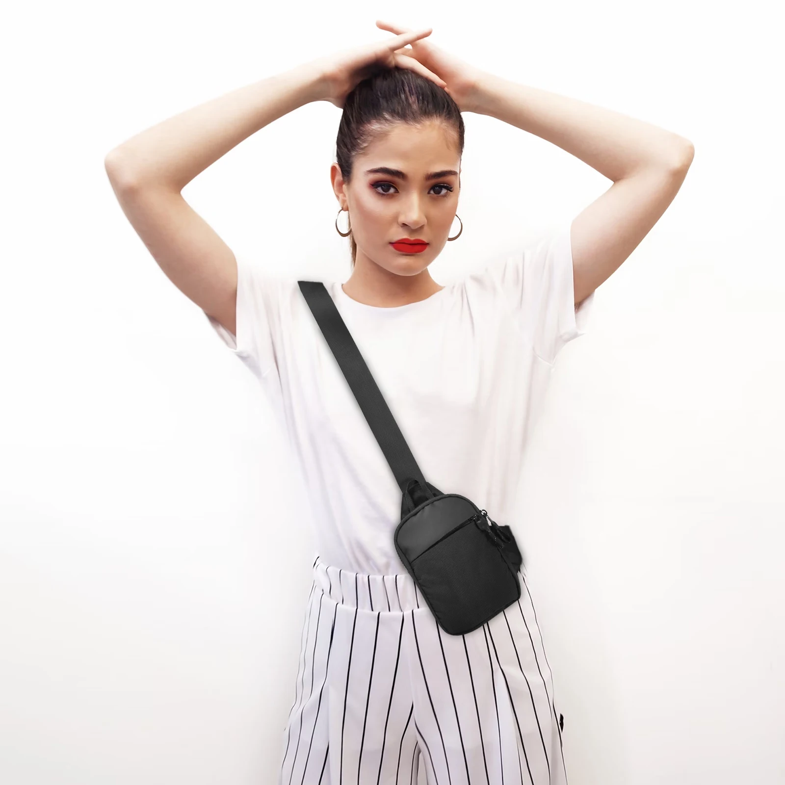 Factory Direct New Sports Chest Bag Men's Small Size Backpack Women Messenger Bag Mobile Phone Waist Bag Mini Fashion Satchel