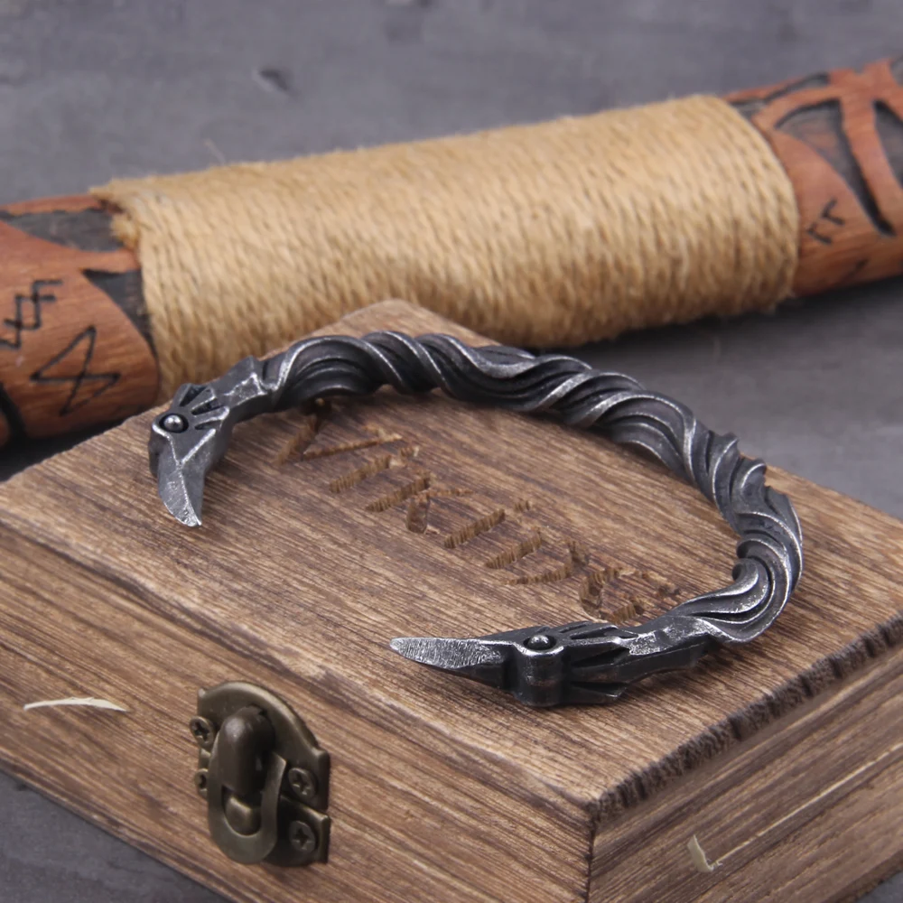 Viking Odin’s Ravens Head Bracelet Stainless Steel Twisted Open Cuff Norse Mythology Amulet Wristband for Men with wood box