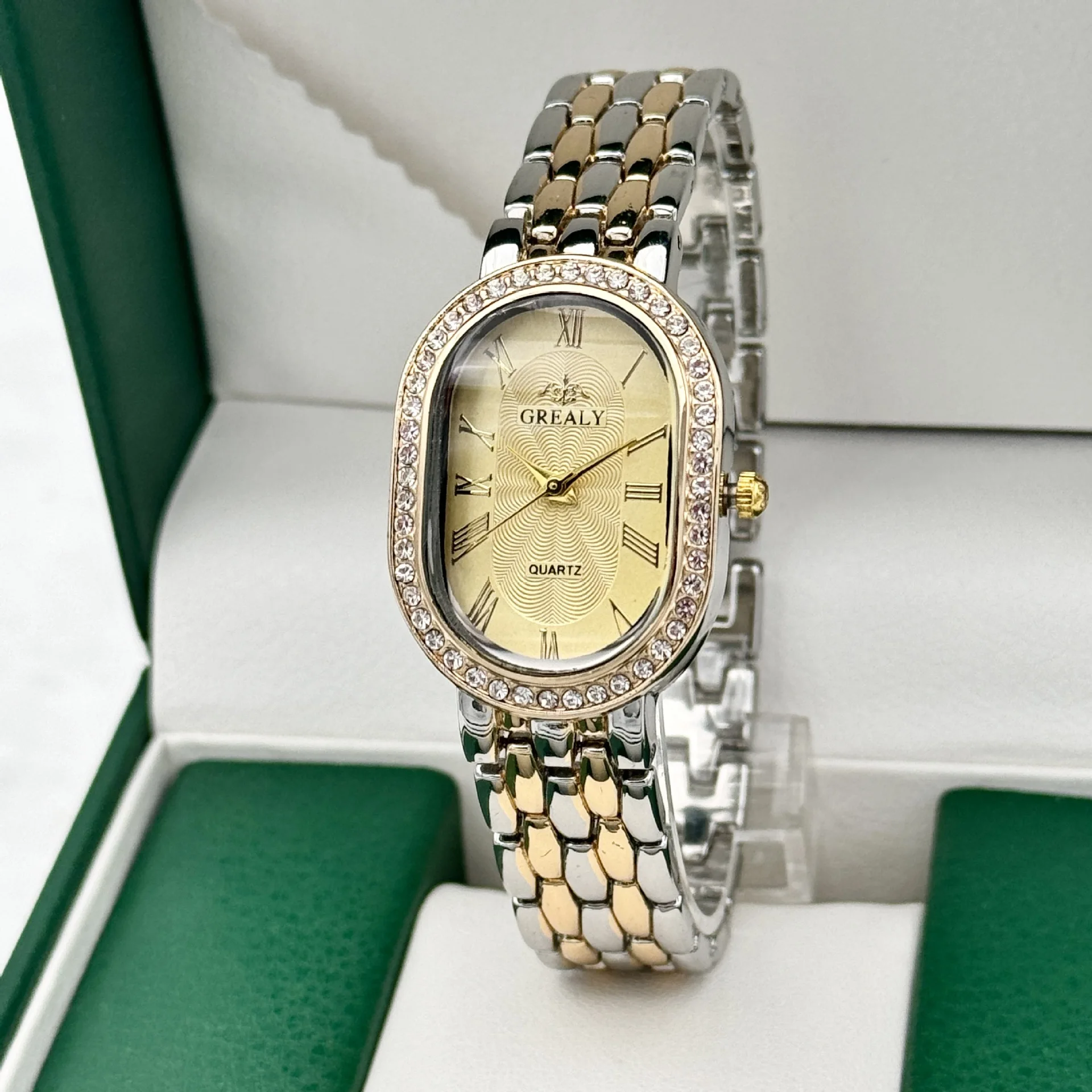 Ladies' Watches Fashionable Luxury Wrist Watch Diamond Encrusted Oval Roman Numeral Dial Quartz Watch Women's Clock