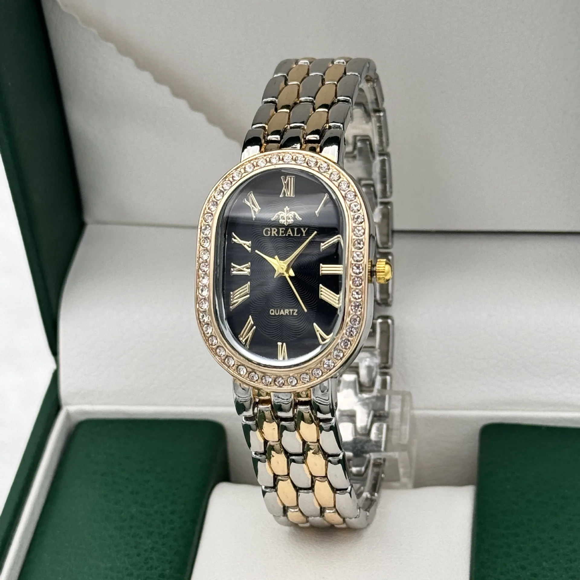 Ladies' Watches Fashionable Luxury Wrist Watch Diamond Encrusted Oval Roman Numeral Dial Quartz Watch Women's Clock