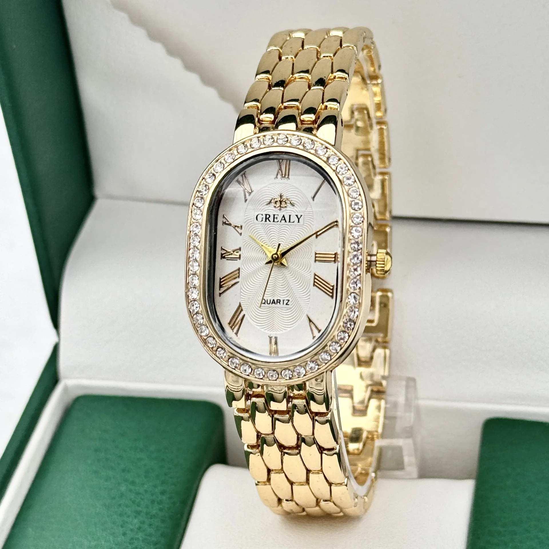 Ladies' Watches Fashionable Luxury Wrist Watch Diamond Encrusted Oval Roman Numeral Dial Quartz Watch Women's Clock