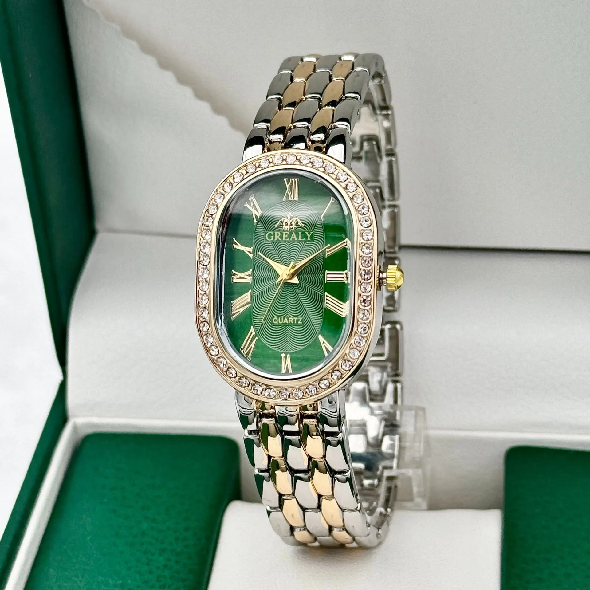 Ladies' Watches Fashionable Luxury Wrist Watch Diamond Encrusted Oval Roman Numeral Dial Quartz Watch Women's Clock
