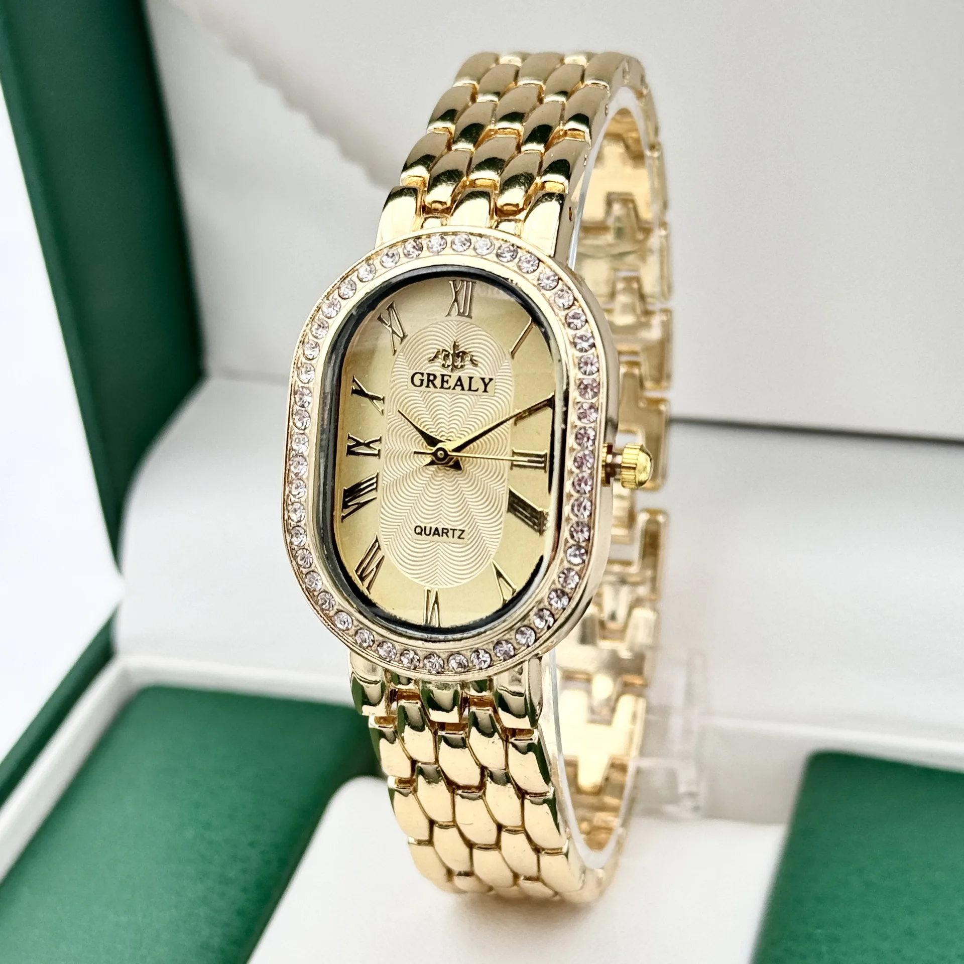 Ladies' Watches Fashionable Luxury Wrist Watch Diamond Encrusted Oval Roman Numeral Dial Quartz Watch Women's Clock
