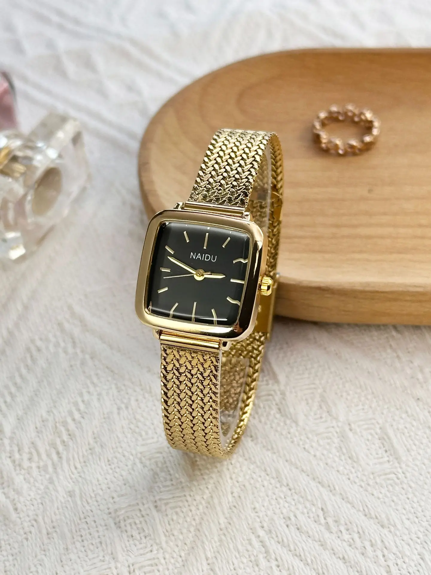Watches For Woman Light Luxury Advanced Ladies Watches Simple Fashion Compact Dial Women's Quartz Watch Student Gift UTHAI