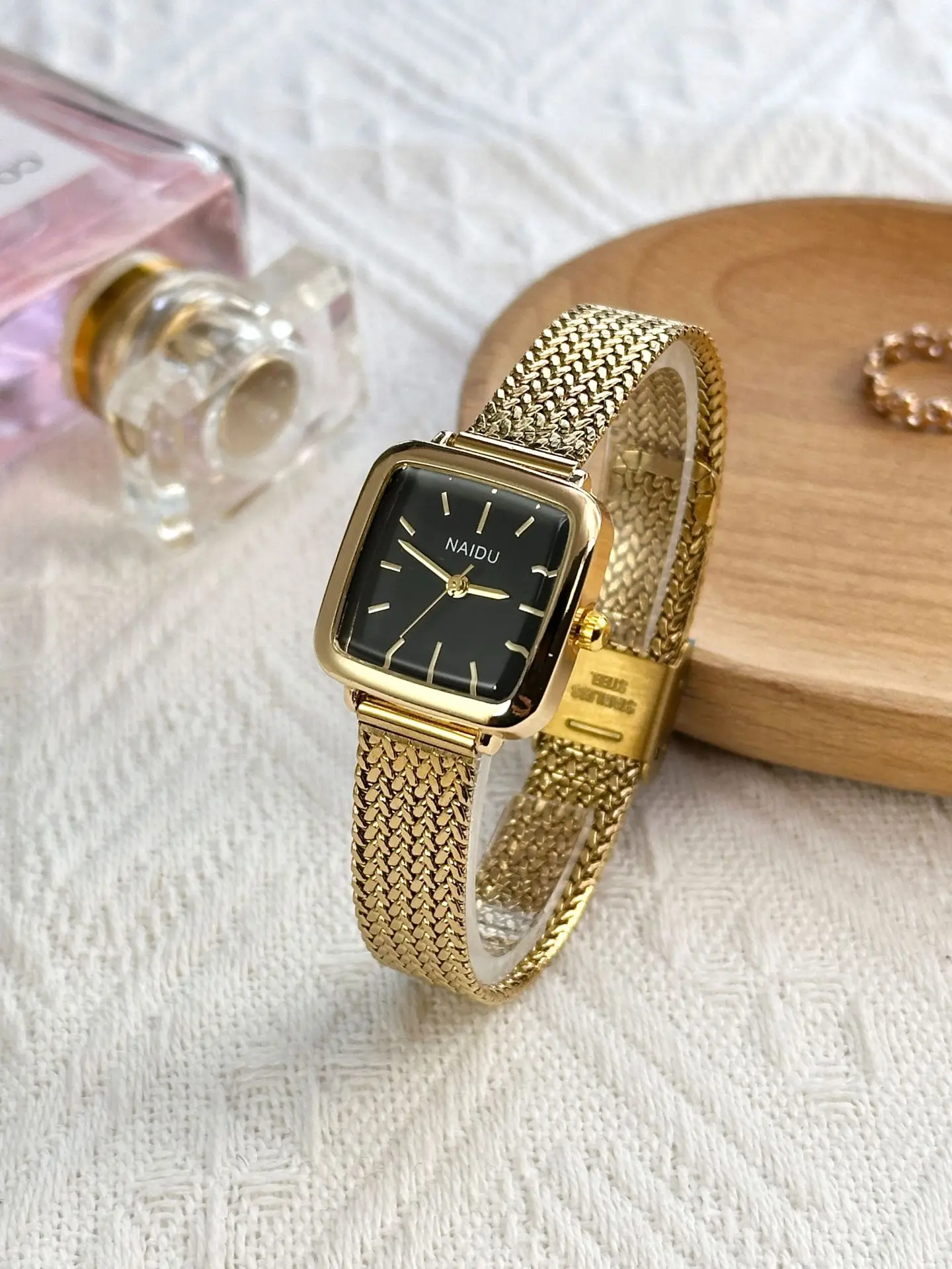 Watches For Woman Light Luxury Advanced Ladies Watches Simple Fashion Compact Dial Women's Quartz Watch Student Gift UTHAI