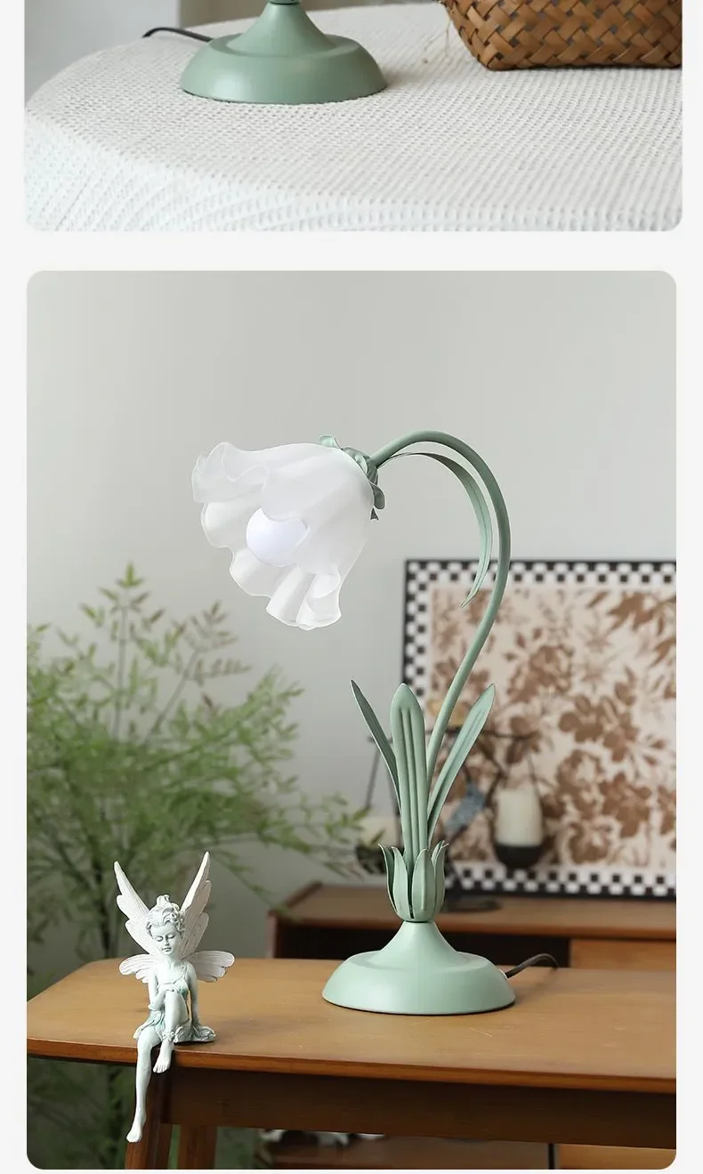 French Romantic Flower Desk Lamp Retro Atmosphere Sense Bedside Table Lights Cream Style Pastoral Country for Home Bedroom
